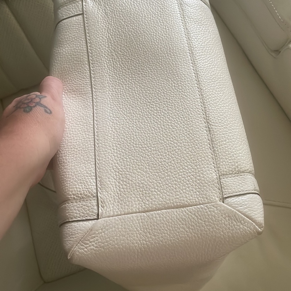 Large Kate Spade ♠️ bag. - Picture 12 of 14
